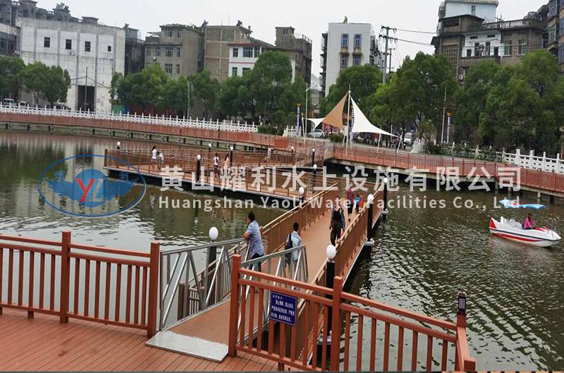 江西公園水上觀光浮橋項目.jpg